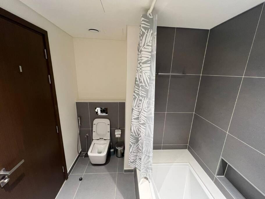 Elegant 1 Bedroom In Creek Edge * Dubai