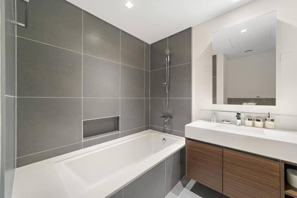 Apartment Elegant 1 Bedroom In Creek Edge Dubai